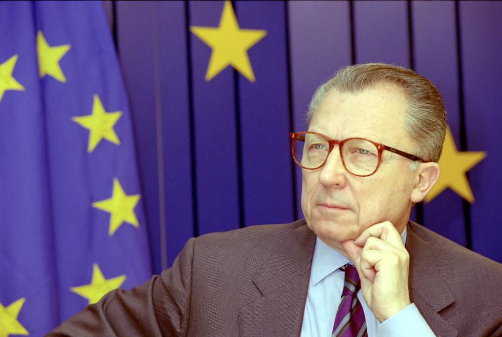 New Year's greetings of the EC to the press, by Jacques Delors, President of the EC