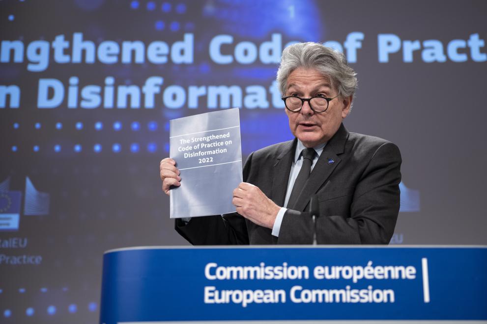 Press conference by Věra Jourová, Vice-President of the European Commission, and Thierry Breton, European Commissioner, on the strengthened Code of Practice on Disinformation