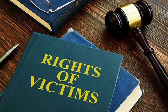 Η Επιτροπή προτείνει την ενίσχυση των δικαιωμάτων των θυμάτων της εγκληματικότητας